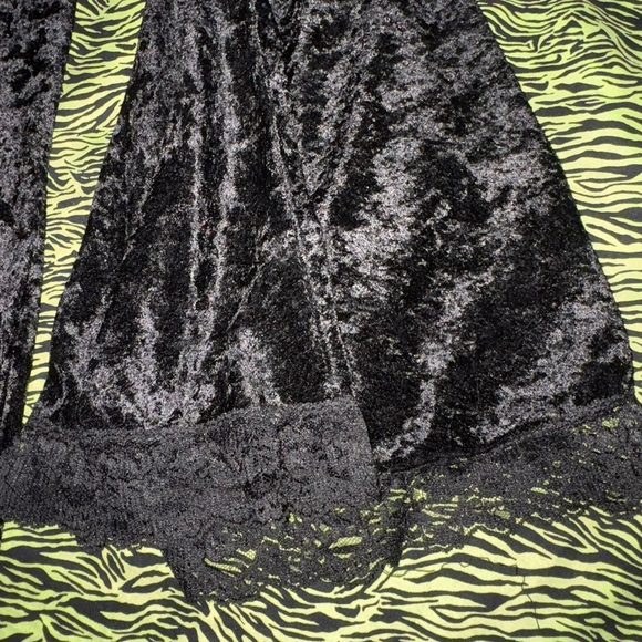 Lip Service Black Goth Top - Picture 3 of 6